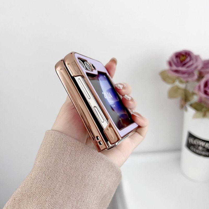 Kryt Samsung Galaxy Z Flip 6 Kryty Na Mobil Prošívané Okraje S Kovovým Efektem